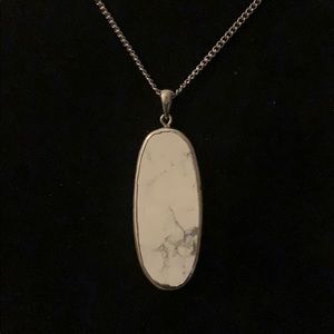 Howlite big and bold necklace NWOT